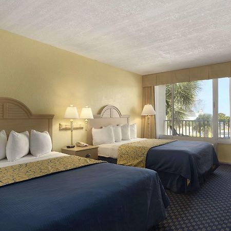 Days Inn By Wyndham Lenox Ma Dış mekan fotoğraf