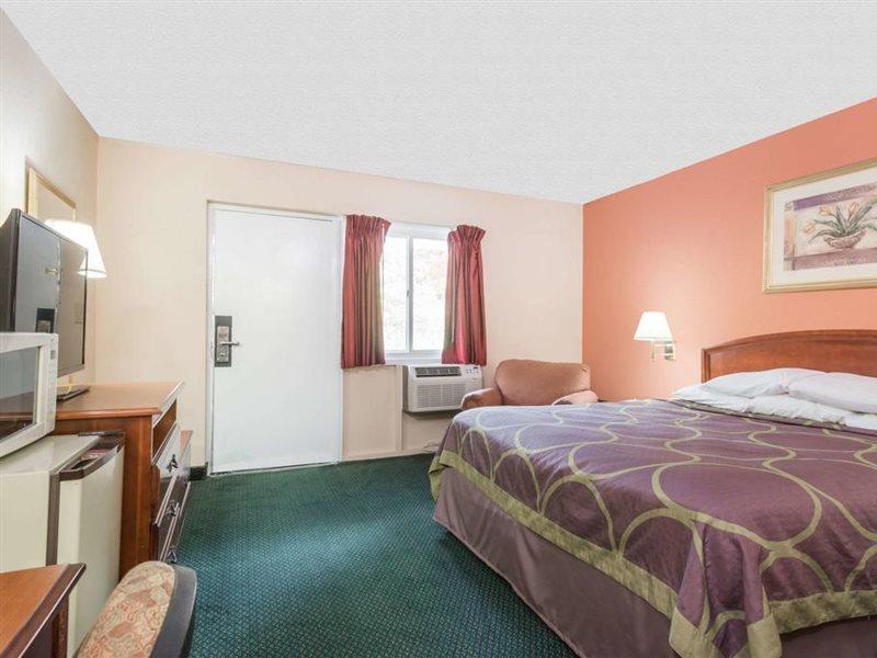 Days Inn By Wyndham Lenox Ma Dış mekan fotoğraf