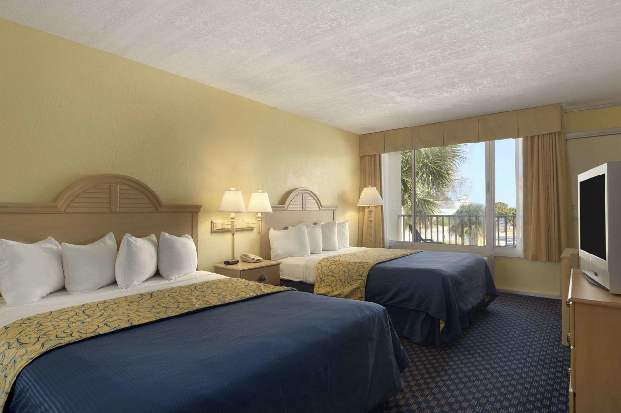 Days Inn By Wyndham Lenox Ma Dış mekan fotoğraf