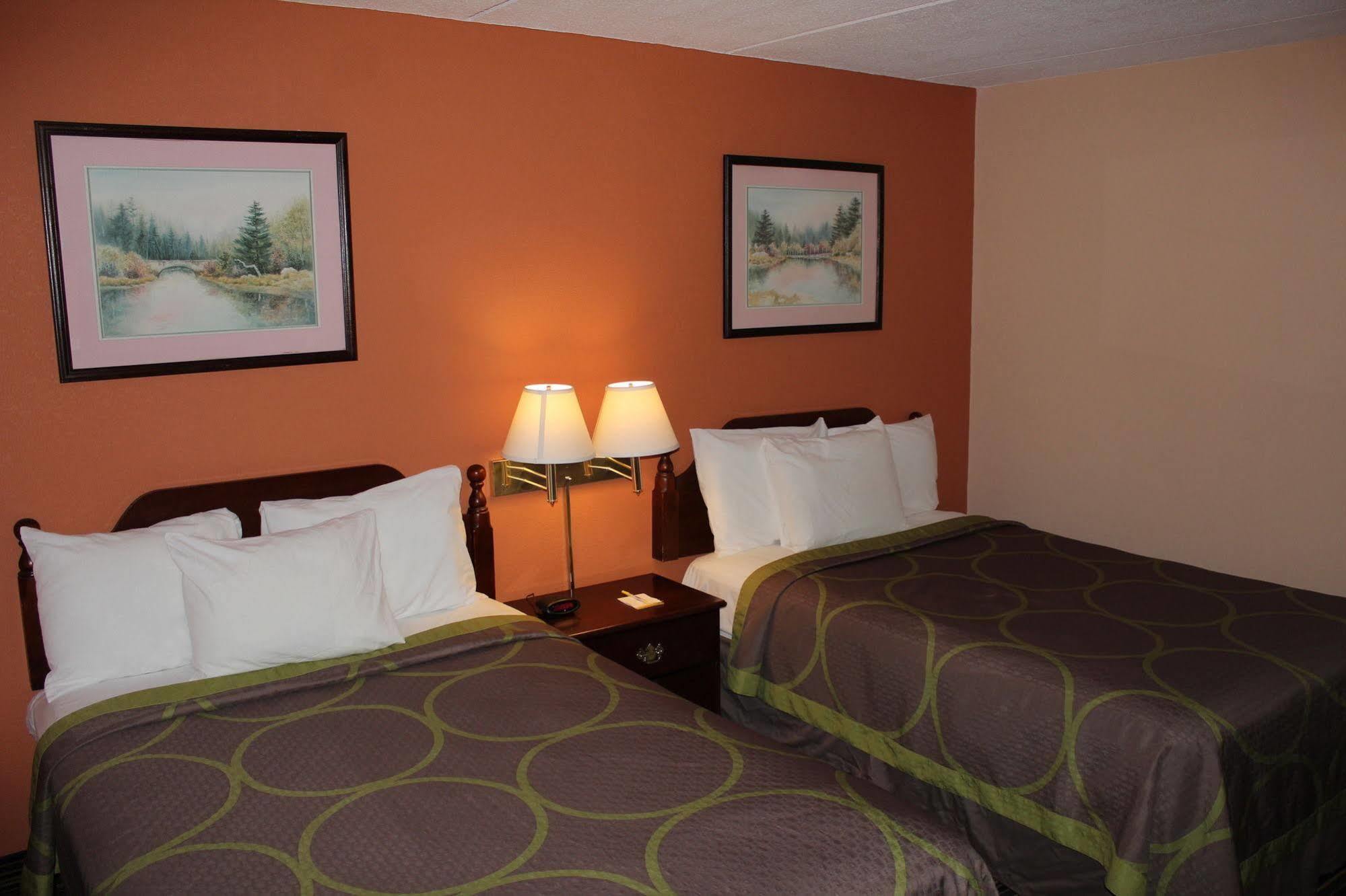 Days Inn By Wyndham Lenox Ma Dış mekan fotoğraf