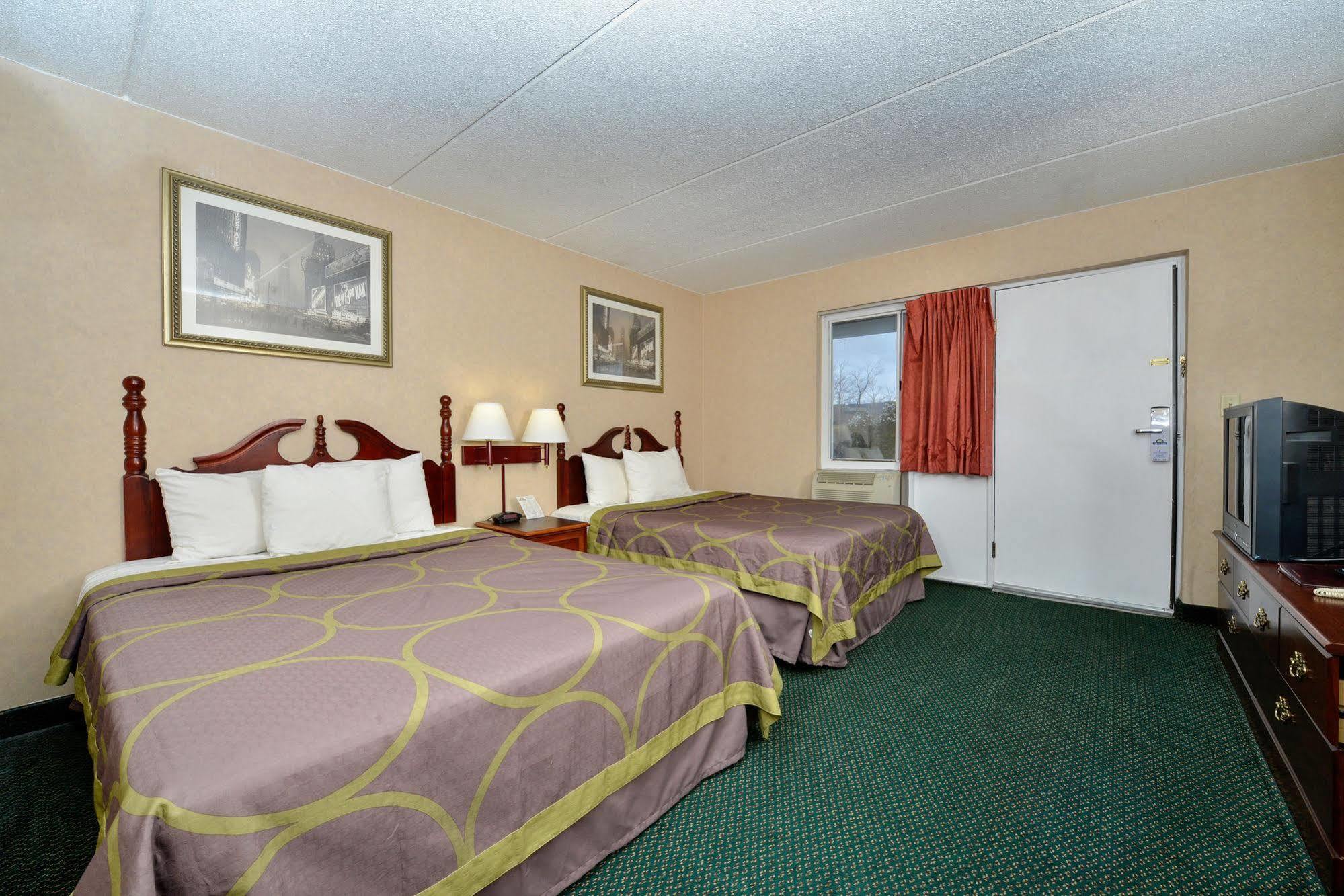 Days Inn By Wyndham Lenox Ma Dış mekan fotoğraf